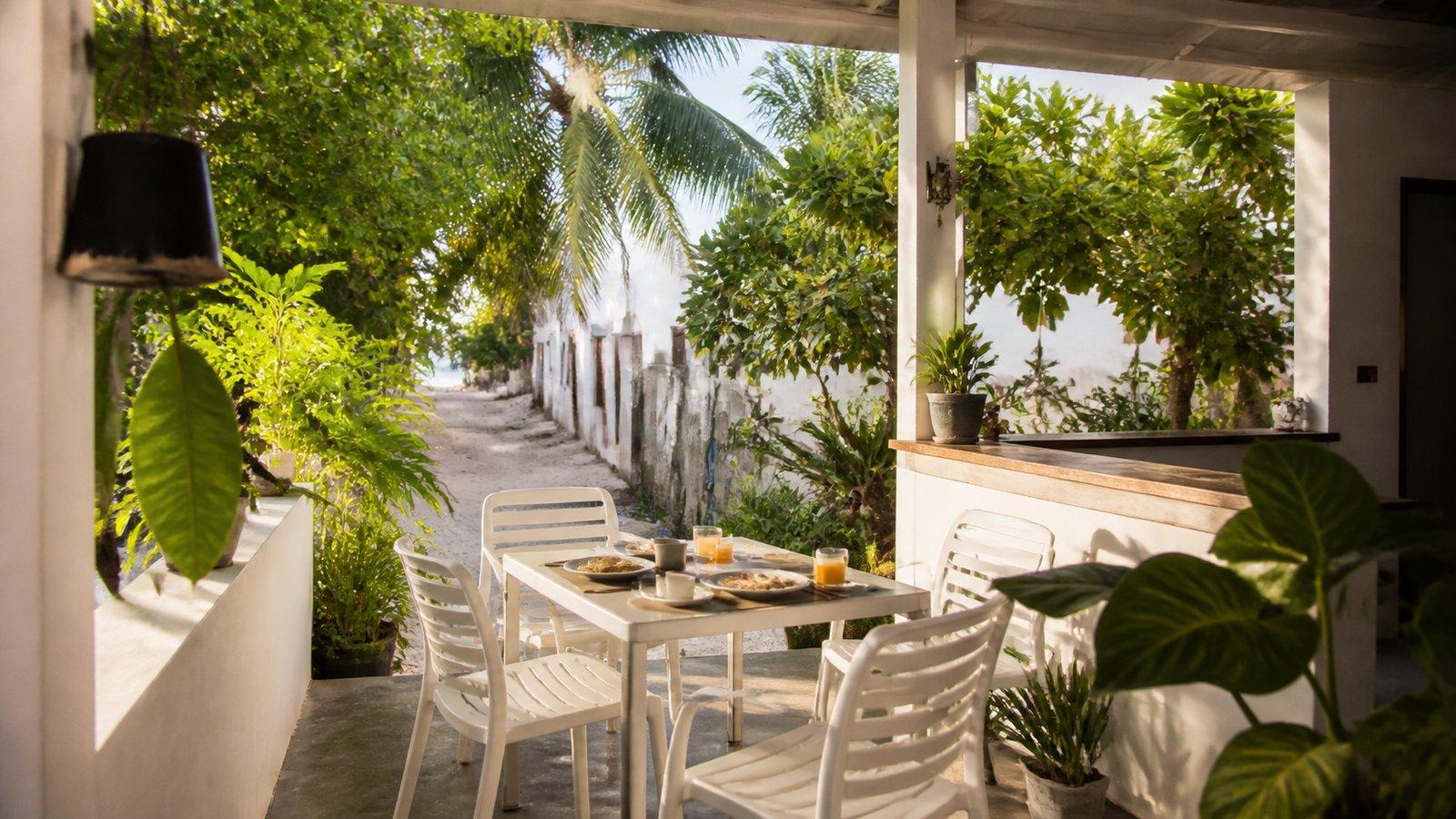 Dhonveli Inn